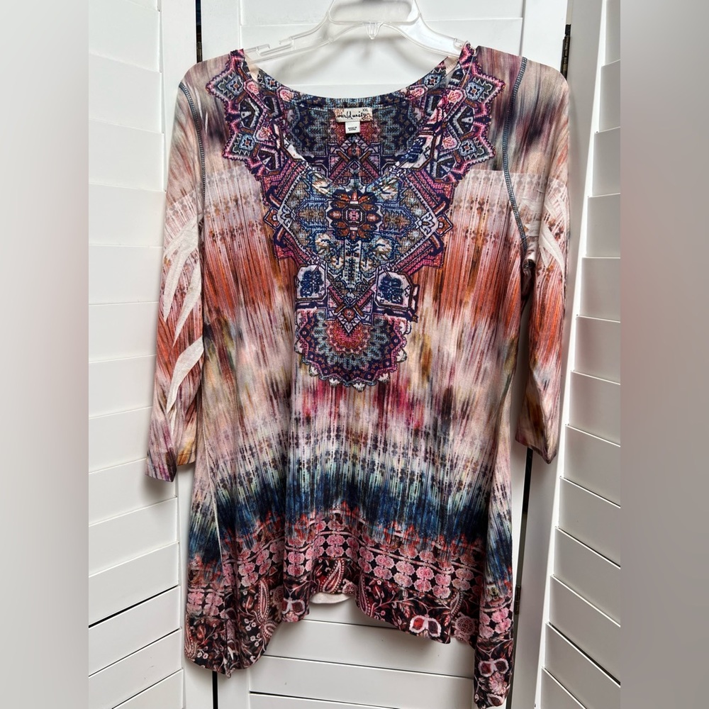 TOP by WORLD UNITY SIZE 2X BOHO MULTI PRINT V NECK, LONG SLEEVE. USED LIKE NEW